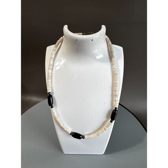 Vintage Spiny Oyster Shell Heishi Necklace w/ Black Dyed Shell Beads 17" - Picture 8 of 8